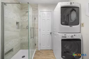 25420 Cove Dr, Spicewood, TX 78669 - Photo 4