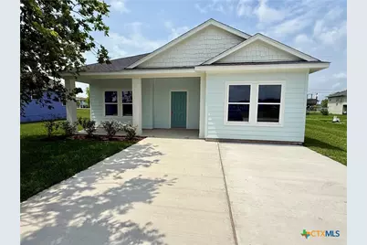 638 Stovall, Palacios, TX 77465 - Photo 2