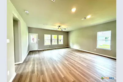 638 Stovall, Palacios, TX 77465 - Photo 8