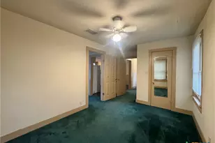 503 Dunn St, Yoakum, TX 77995 - Photo 20