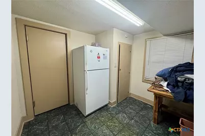 503 Dunn Street, Yoakum, TX 77995 - Photo 12