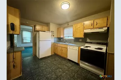 503 Dunn Street, Yoakum, TX 77995 - Photo 14