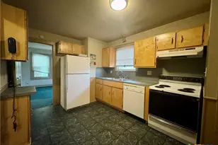 503 Dunn St, Yoakum, TX 77995 - Photo 14