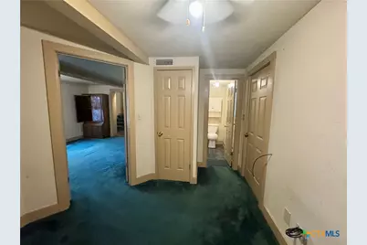 503 Dunn Street, Yoakum, TX 77995 - Photo 8