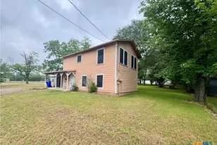 503 Dunn St, Yoakum, TX 77995 - Photo 4