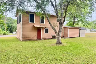 503 Dunn St, Yoakum, TX 77995 - Photo 24