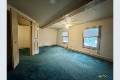 503 Dunn Street, Yoakum, TX 77995 - Photo 6