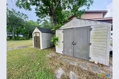 503 Dunn Street, Yoakum, TX 77995 - Photo 22