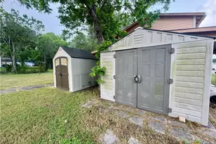 503 Dunn St, Yoakum, TX 77995 - Photo 22