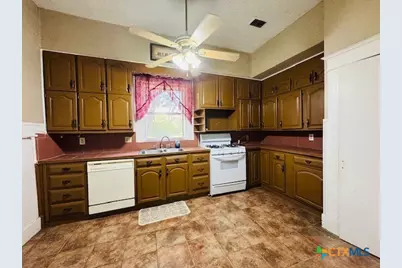 740 Old Georgetown Road, Gatesville, TX 76528 - Photo 2