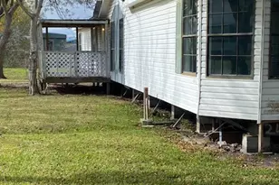76 College, Placedo, TX 77977 - Photo 16