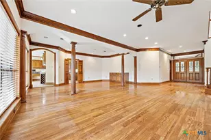 640 Woodlake Dr, Mcqueeney, TX 78123 - Photo 12