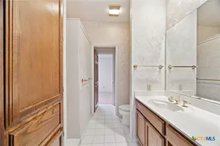 640 Woodlake Dr, Mcqueeney, TX 78123 - Photo 34