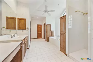 640 Woodlake Dr, Mcqueeney, TX 78123 - Photo 18