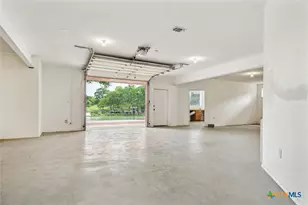 640 Woodlake Dr, Mcqueeney, TX 78123 - Photo 38