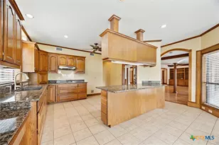 640 Woodlake Dr, Mcqueeney, TX 78123 - Photo 14