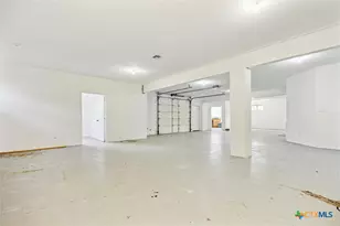 640 Woodlake Dr, Mcqueeney, TX 78123 - Photo 36