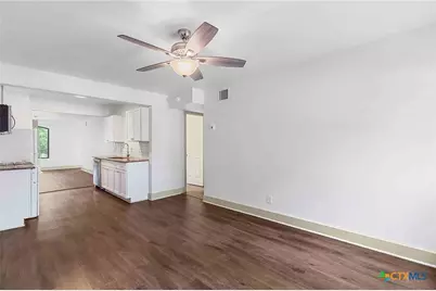 1017/1019 Haynes Street #7, San Marcos, TX 78666 - Photo 4