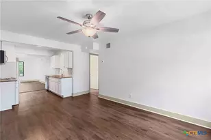 1017/1019 Haynes St, San Marcos, TX 78666 - Photo 4