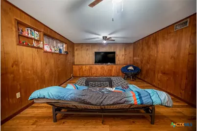 911 S Wells Street, Edna, TX 77957 - Photo 6