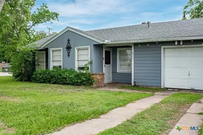 911 S Wells Street, Edna, TX 77957 - Photo 2