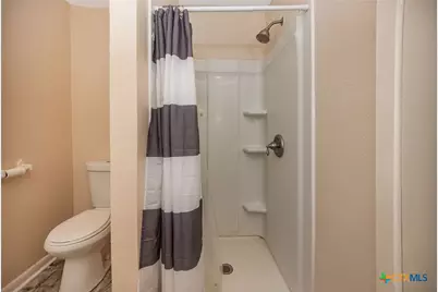 911 S Wells Street, Edna, TX 77957 - Photo 18