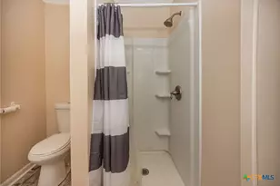 911 S Wells St, Edna, TX 77957 - Photo 18