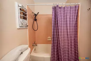 911 S Wells St, Edna, TX 77957 - Photo 24