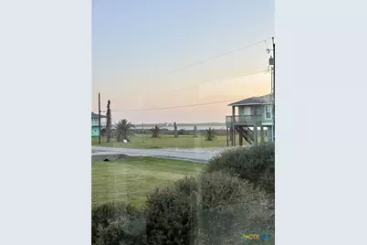 1105 W Bayshore Drive, Palacios, TX 77465 - Photo 4