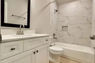 1105 W Bayshore Dr, Palacios, TX 77465 - Photo 16