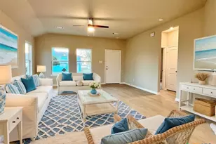 1105 W Bayshore Dr, Palacios, TX 77465 - Photo 8