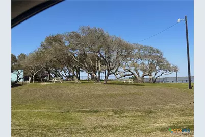 1105 W Bayshore Drive, Palacios, TX 77465 - Photo 28