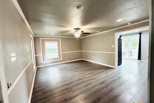 706 Golf Course Rd, Gatesville, TX 76528 - Photo 2