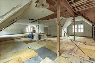 204 Ave F, Shiner, TX 77984 - Photo 22