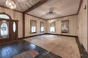 204 Ave F, Shiner, TX 77984 - Photo 14