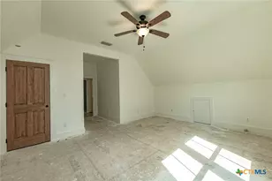 204 Ave F, Shiner, TX 77984 - Photo 32