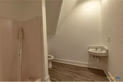 204 Avenue F, Shiner, TX 77984 - Photo 28