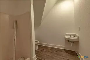 204 Ave F, Shiner, TX 77984 - Photo 28