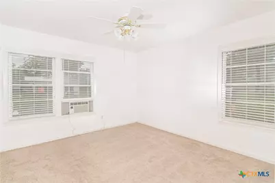 451 Burges Street, Seguin, TX 78155 - Photo 14