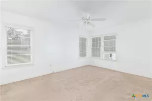 451 Burges St, Seguin, TX 78155 - Photo 12