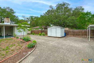 451 Burges Street, Seguin, TX 78155 - Photo 2