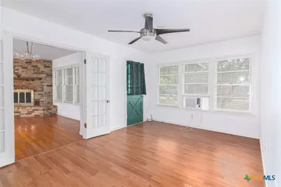 451 Burges Street, Seguin, TX 78155 - Photo 22