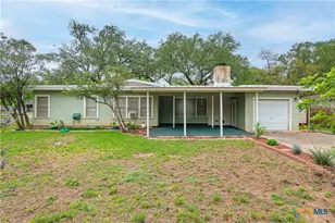 451 Burges St, Seguin, TX 78155 - Photo 6