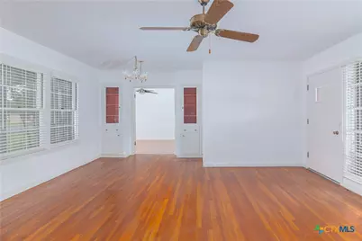 451 Burges Street, Seguin, TX 78155 - Photo 18