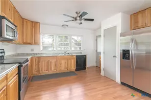 451 Burges St, Seguin, TX 78155 - Photo 10