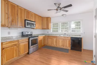 451 Burges Street, Seguin, TX 78155 - Photo 16