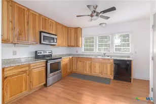 451 Burges St, Seguin, TX 78155 - Photo 16