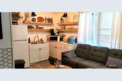 308 W Saint Louis Avenue, Seadrift, TX 77983 - Photo 4