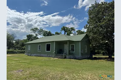 400 Grimes Street, Cuero, TX 77954 - Photo 2