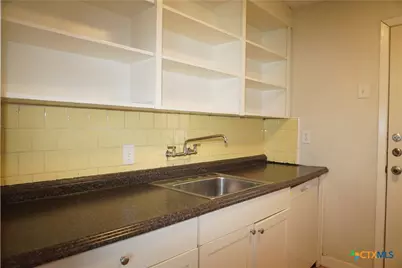 1006/1008 Haynes Street #7, San Marcos, TX 78666 - Photo 4